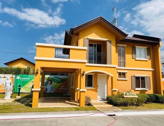 5-bedroom Single Detached House For Sale in Santo Tomas Batangas