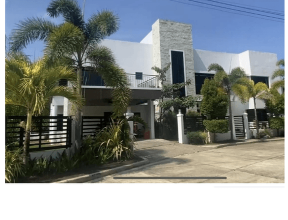 5-bedroom Fairway House For Sale in Pueblo Golf Estates,Cagayan de Oro