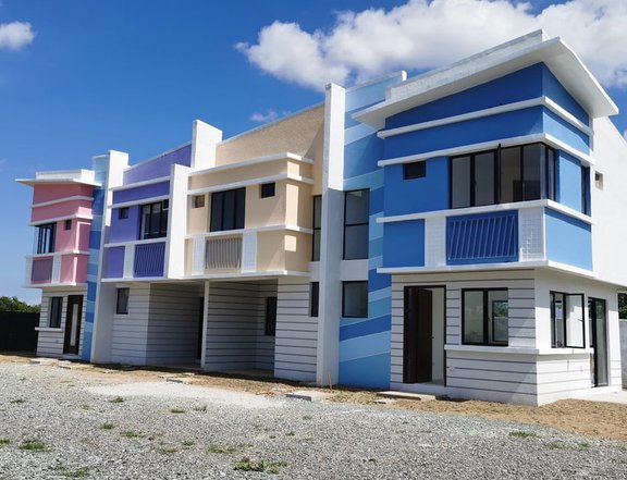 3-bedroom Townhouse For Sale in Tanza Cavite ESTANZIA ENCLAVE Ready For Occupancy thru Pag-ibig