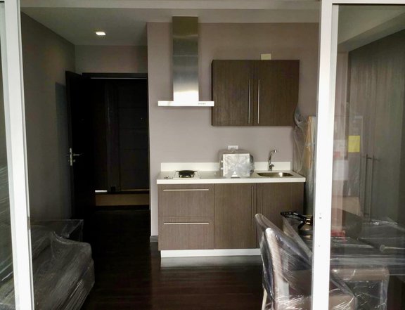 Unused 1BR with parking at Acqua Private Residences Mandaluyong City