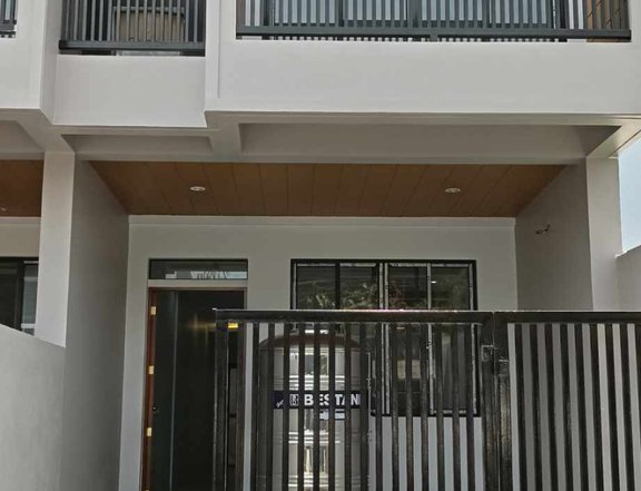 Affordable Las Pinas Townhouse For Sale 4-bedrooms 3 toilet and bath PRE SELLING!!!