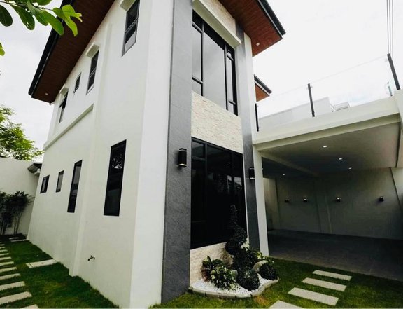 FOR SALE BRAND NEW ELEGANT HOUSE IN ANGELES CITY KOREAN TOWN NEAR CLARK AND SMDC