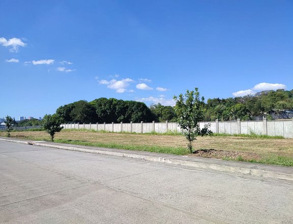 Prime Residential Lot for Sale in QC near UP Ateneo - Acropolis Loyola