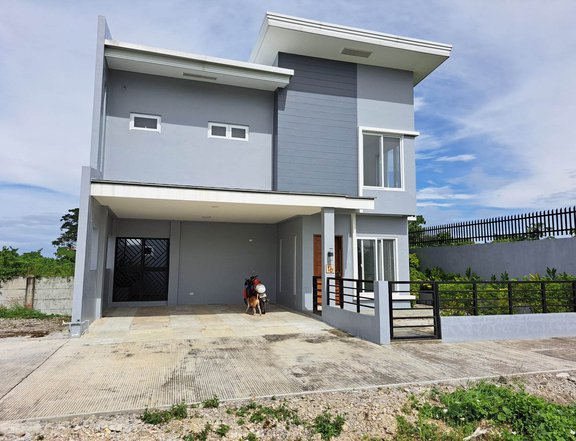 4-bedroom Single Detached House For Sale in Lapu Lapu Cebu