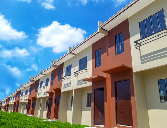 For Sale 2-bedroom Townhouse in Santo Tomas Batangas