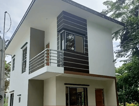 3-bedroom Single Detached House For Sale via Laguna Blvd - Nuvali Road