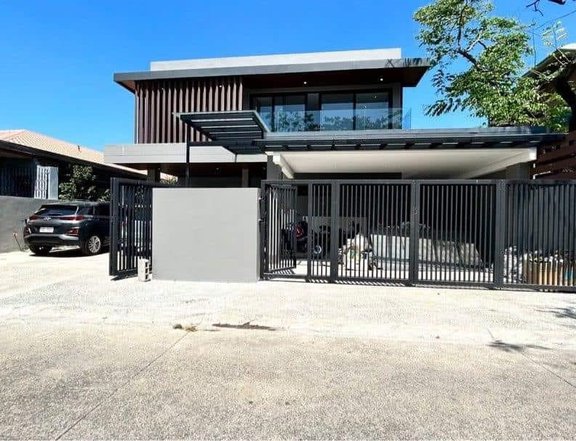 Brandnew tastefully built modern house & lot w/ swimming pool - Filinvest 2, Quezon city