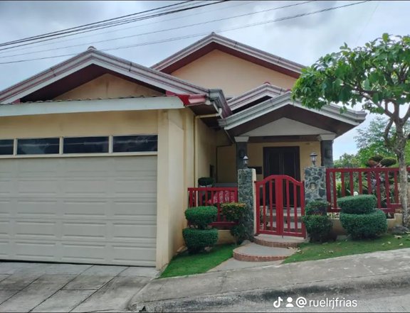 Pre Owned House and lot Single Detached in Havila Taytay American Inspired 80% ,More on Narra