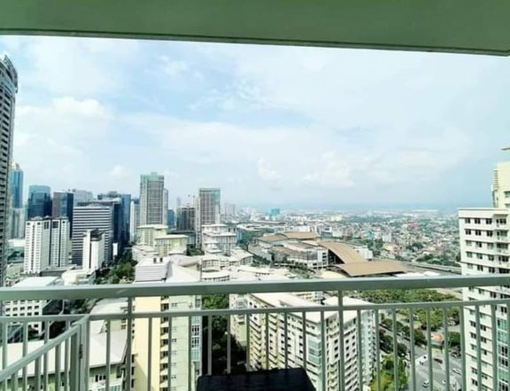 1 Bedroom, Fully Furnished unit in Meranti Two Serendra