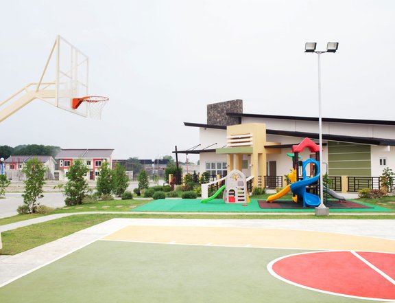 SALE: 4 BR Scarlet w/ dirty kitchen, fence and gate at Mansfield Residences, Angeles City