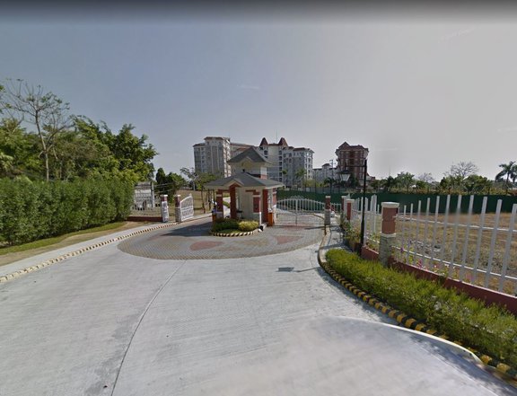 Foreclosed 37.23 sqm 1-bedroom Condo at Lakefront, Muntinlupa City