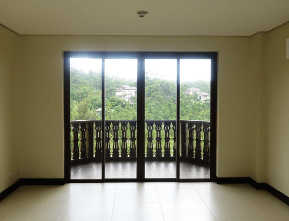 Studio with balcony for sale in Crosswinds Tagaytay