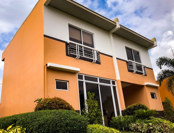 2-bedroom Townhouse For Sale in Santa Cruz Laguna