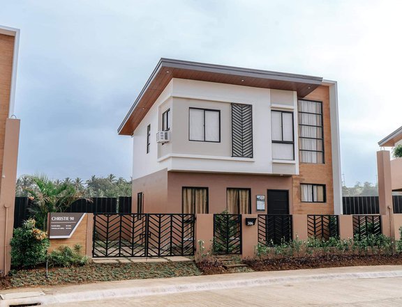 2 storey House and Lot with 3 bedrooms in Nasugbu near Tagaytay