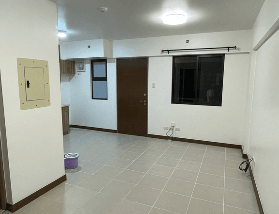 RENT or SALE: Refurbished 2 BR Condo at The Birchwood, Acacia Estates Taguig city