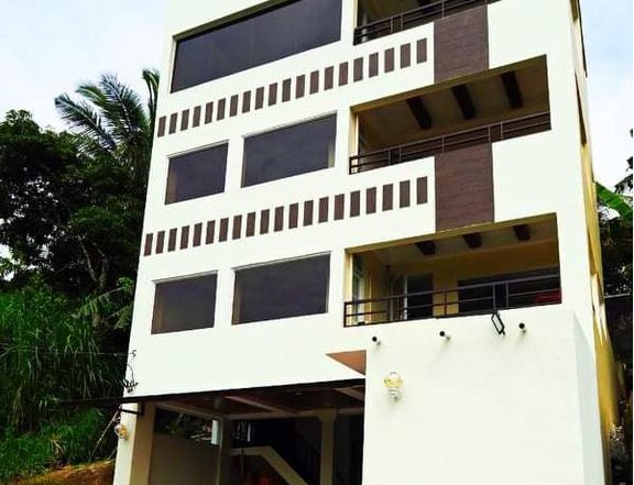 TAGAYTAY 4-STOREY W/ 11-BR., 2-MAIDS RM. & SWIMMING POOL @24.5M