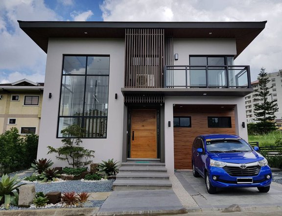 Modern House and Lot in Bloomfields Tagaytay Cavite near Skyranch.