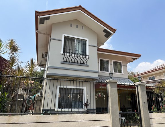 Pre-owned 4 BR House in Brentwood Mabalacat City
