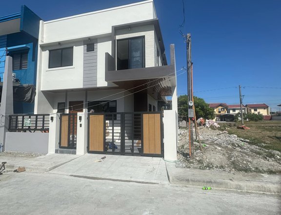 FOR SALE: BRAND NEW 2-STOREY HOUSE & LOT