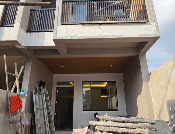 For Sale New Las Pinas Townhouse in Pilar Village Secured Village