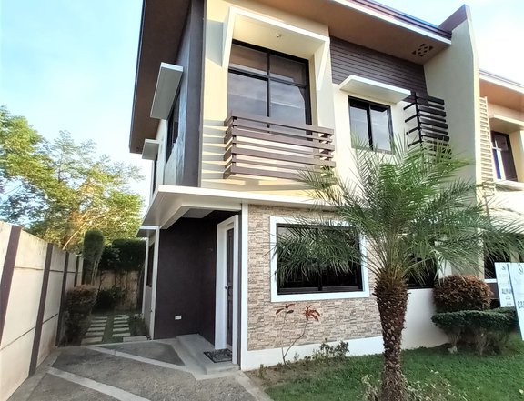 4-BEDROOM SINGLE ATTACHED FOR SALE IN GENTRI CAVITE, NEAR TAGAYTAY