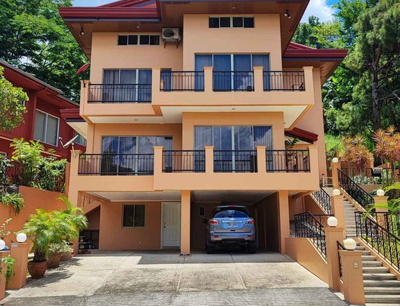 FULLY FURNISHED VACATION HOUSE at Canyon Woods, Laurel, Batangas
