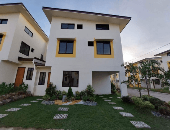 4-Bedroom Single Attached House For Sale thru Pag-ibig in Casas Carlina at Binangonan, Rizal