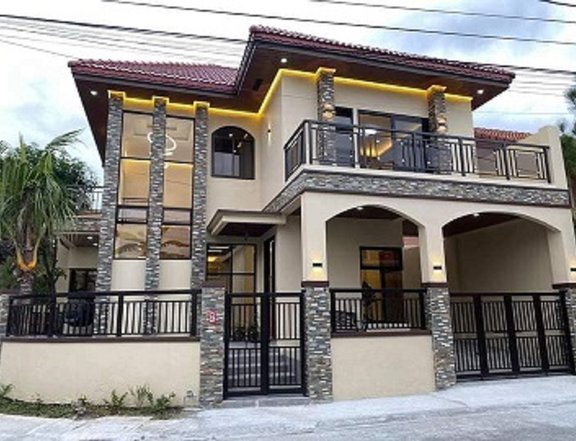 Corner lot House for Sale in Citta Italia Buhay na Tubig Imus Cavite