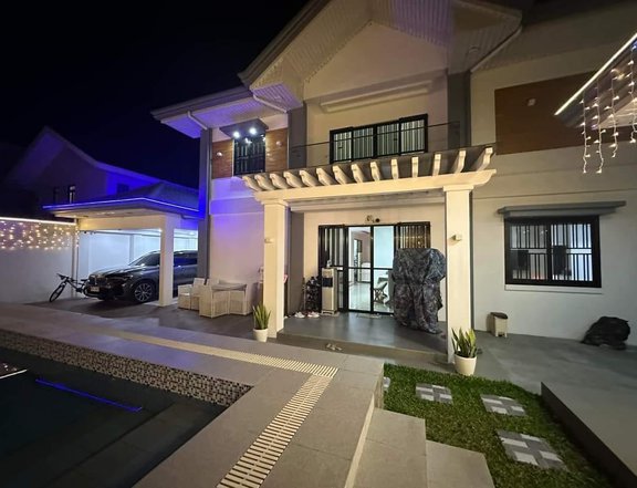 Pre-owned Dual Homes with Pool in Clark Manor Mabalacat City