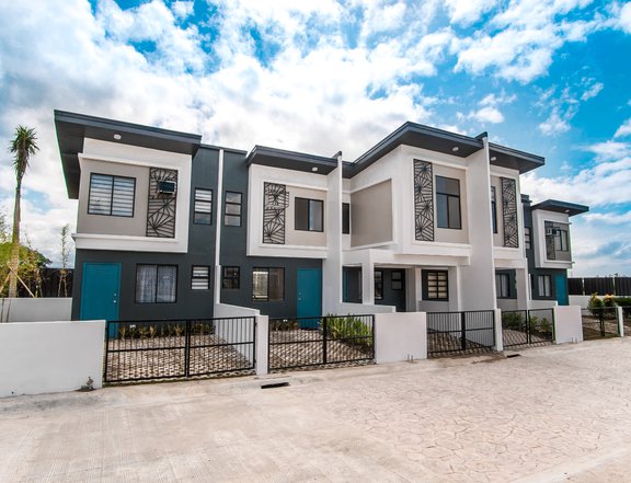 Phirstpark Homes Calista Mid Expandable