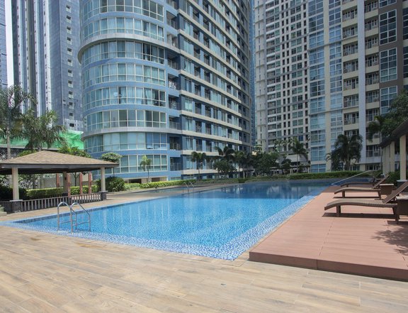 Luxurious 2-bedroom Residential Condo For Sale in BGC, Taguig