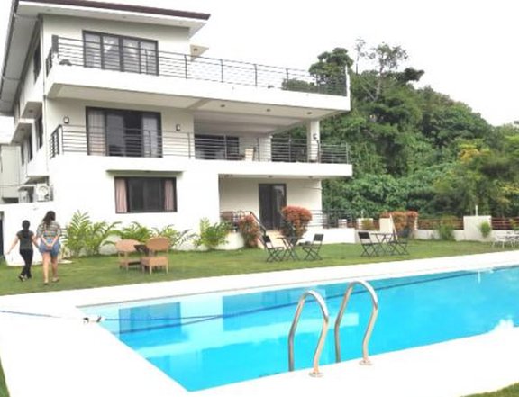 Resale Multi-Level 9 Bedrooms House w/ Pool Overlooking the Ocean in Maria Luisa Estate Park