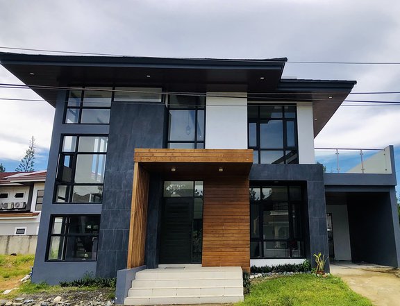 Brand new Modern Contemporary house in High end subdivision