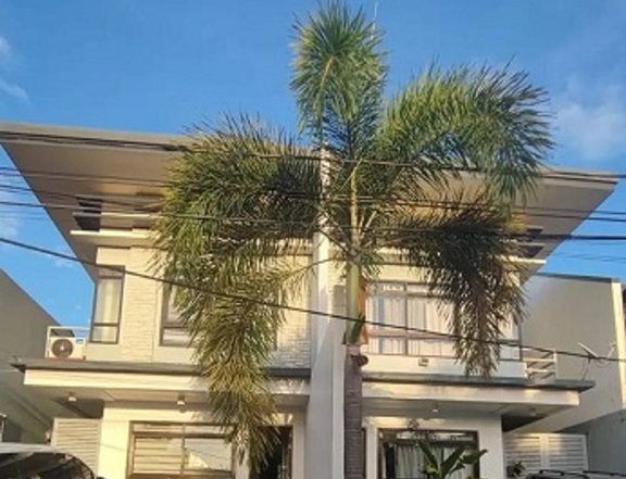 Duplex type unit for Sale in Merville Paranaque City