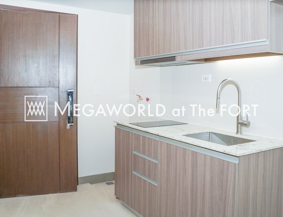 Rent To Own 1 Bedroom With Balcony 35 sqm Park McKinley West Rfo Condo For Sale Taguig City