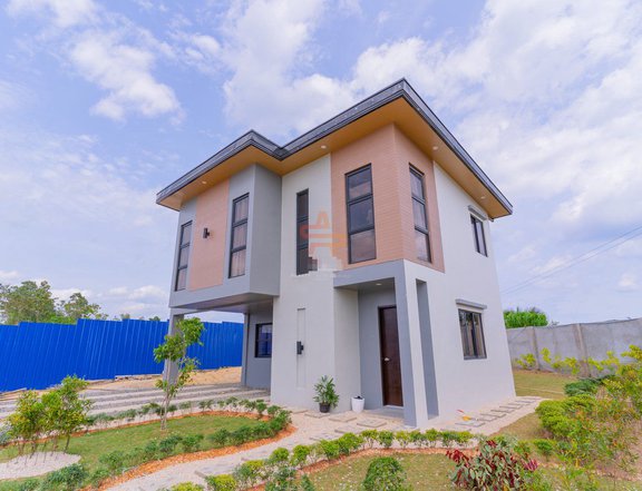 6-Bedroom Single Detached House and Lot for Sale in Liloan Cebu