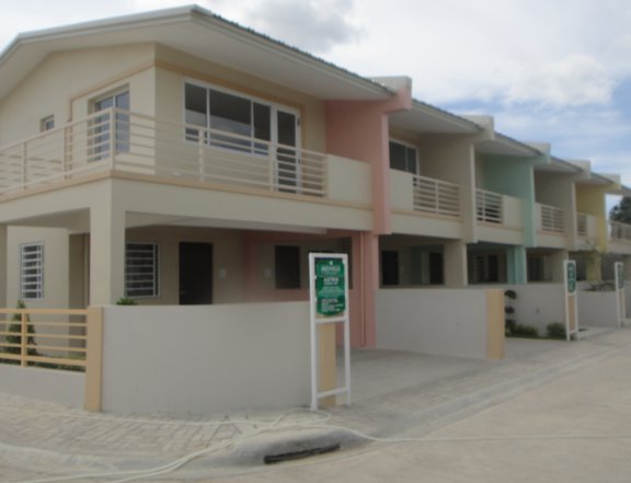 3-bedroom Townhouse For Sale in Tanza Cavite