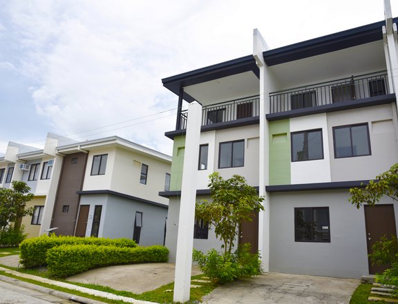 Preselling  Townhouses  For Sale in AMAIA SERIES Nuvali Calamba Laguna