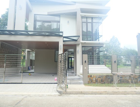 Brandnew 5-bedroom Single Detached House with Swimming Pool For Sale in Tagaytay Cavite