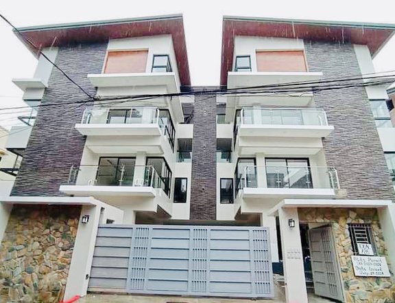 Looking For Brandnew Townhouse 4- 5 Car Garage  Mandaluyong City