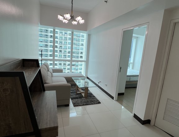 2 Bedrooms Condo For Rent in 8 Eight Forbes Town Road BGC