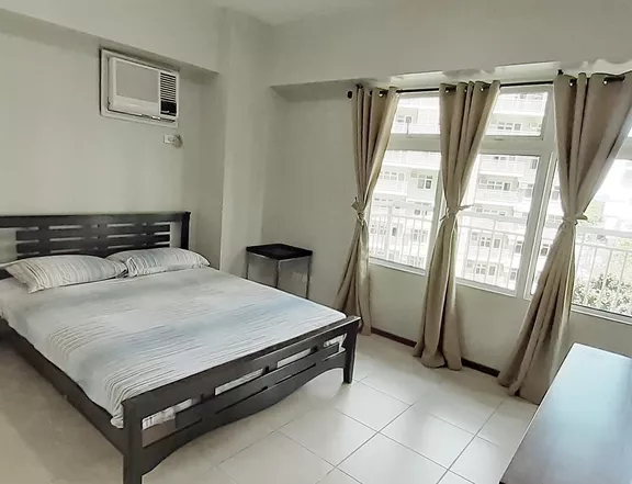 Two Serendra Unit, Encino Tower, Studio Type for Sale