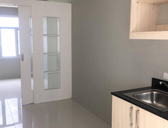 1 Bedroom Condo - Vista Taft beside De La Salle University with pool & gym access (partially fitted)