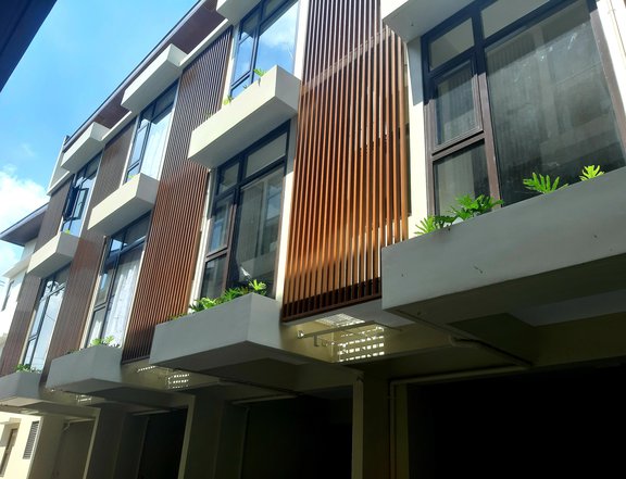 Townhouse For Sale in Quezon City