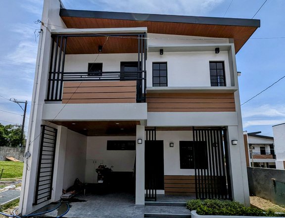 Deparo Caloocan Townhouses for Sale near Puregold Camarin