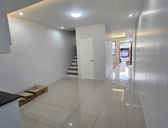 For Sale Townhouse 4-Bedroom 3-Toilet in Dao Las Pinas Metro Manila