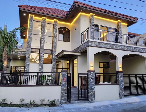 Corner House & Lot in Bacoor Cavite, Citta Italia Subdivision