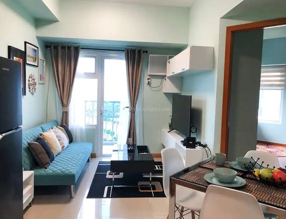 For Sale: The Trion Towers II 1-BEDROOM Condo with Parking in BGC Taguig along McKinley Parkway