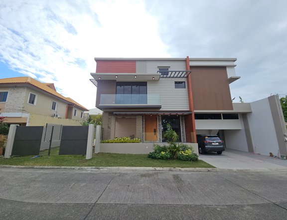 Brand new House with own Pool for Sale in BF Homes Paranaque City