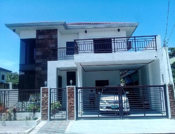 House for Sale in Golden Meadows San Antonio Binan Laguna